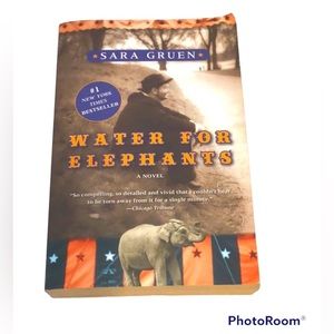 👠 Sara Gruen - Water of Elephants Softcover Book